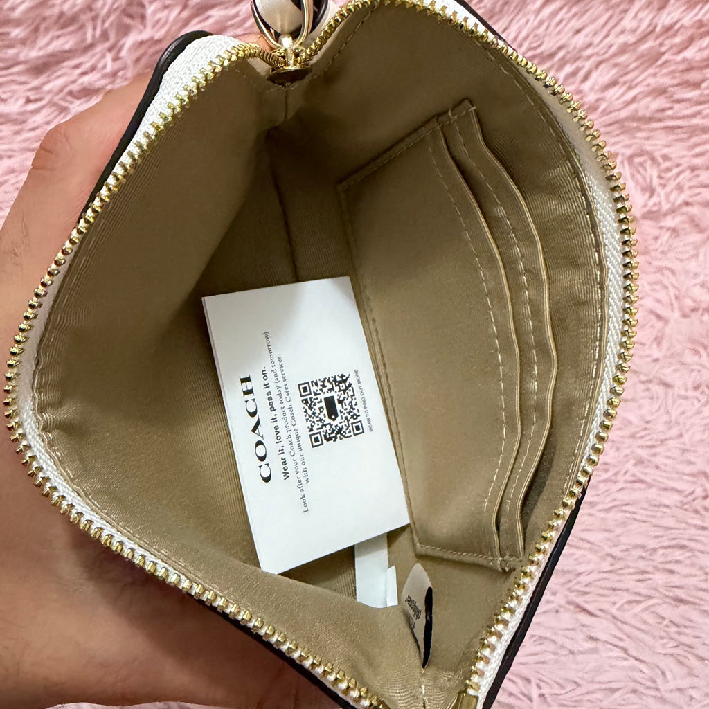 Coach Wristlet fresas