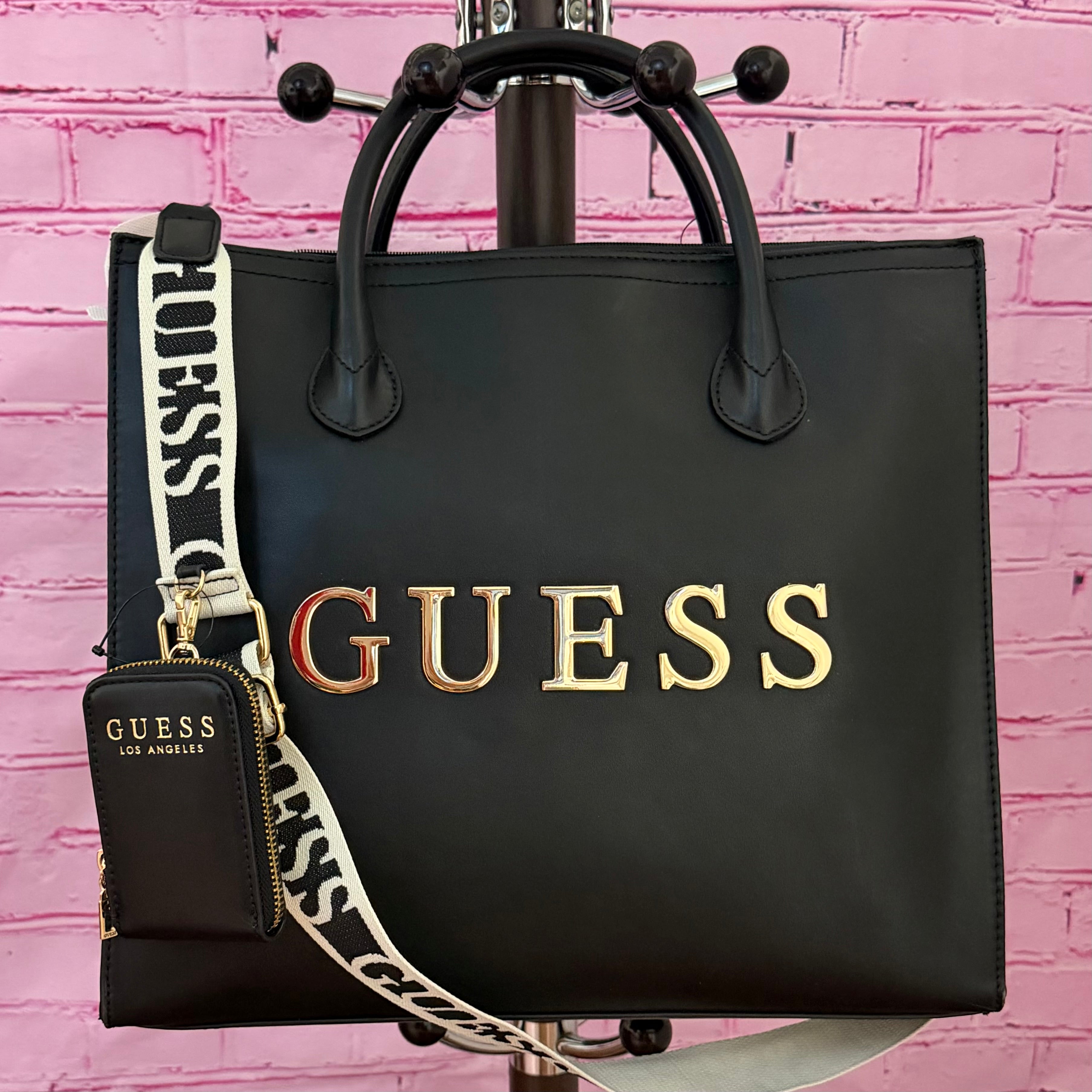 Tote Guess