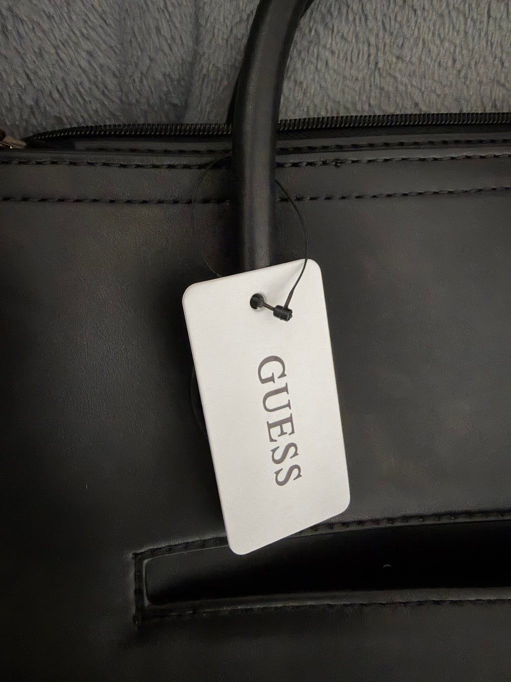 Tote Guess