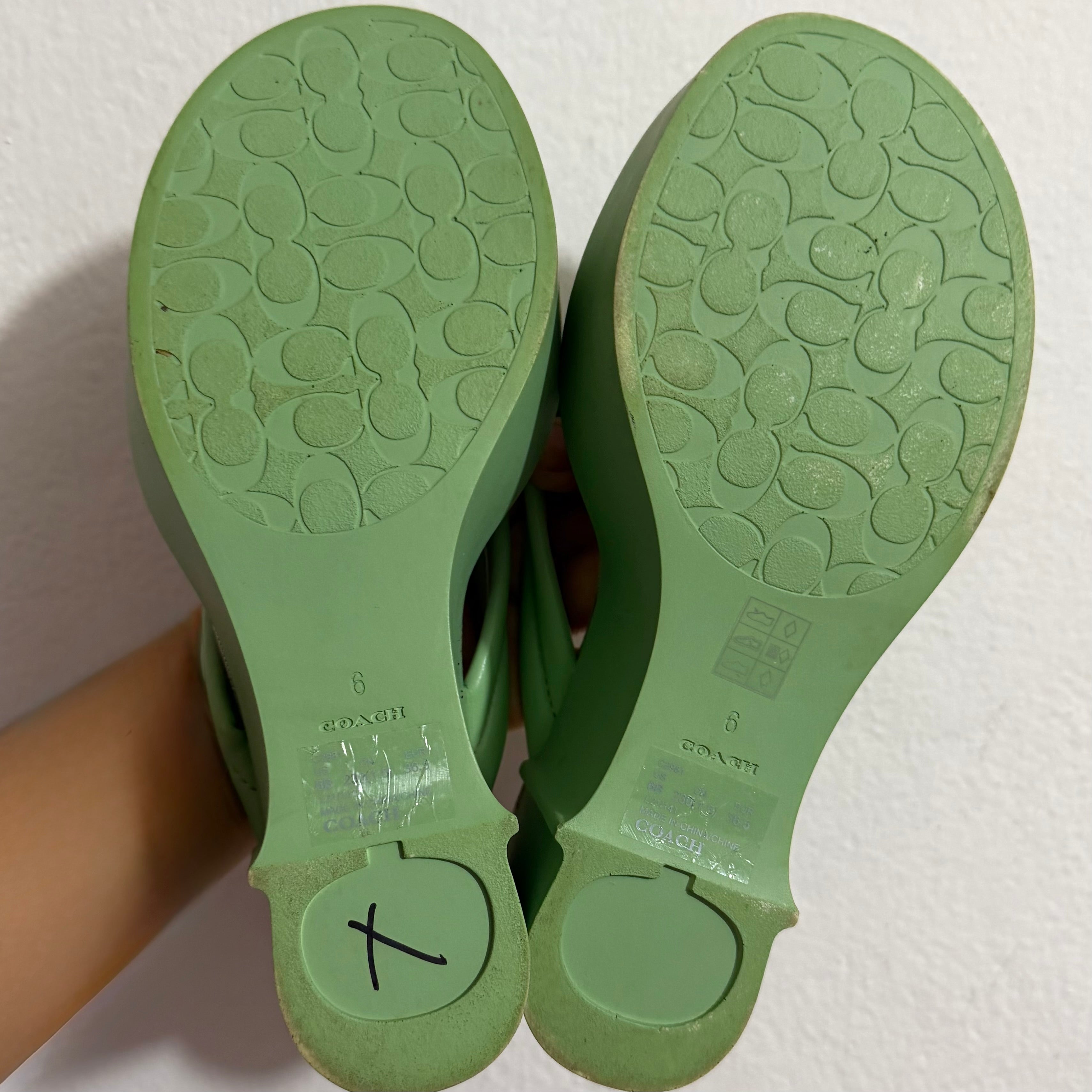 Sandalias Coach