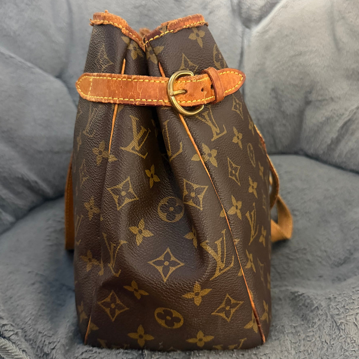 Louis Vuitton tote Batignolles