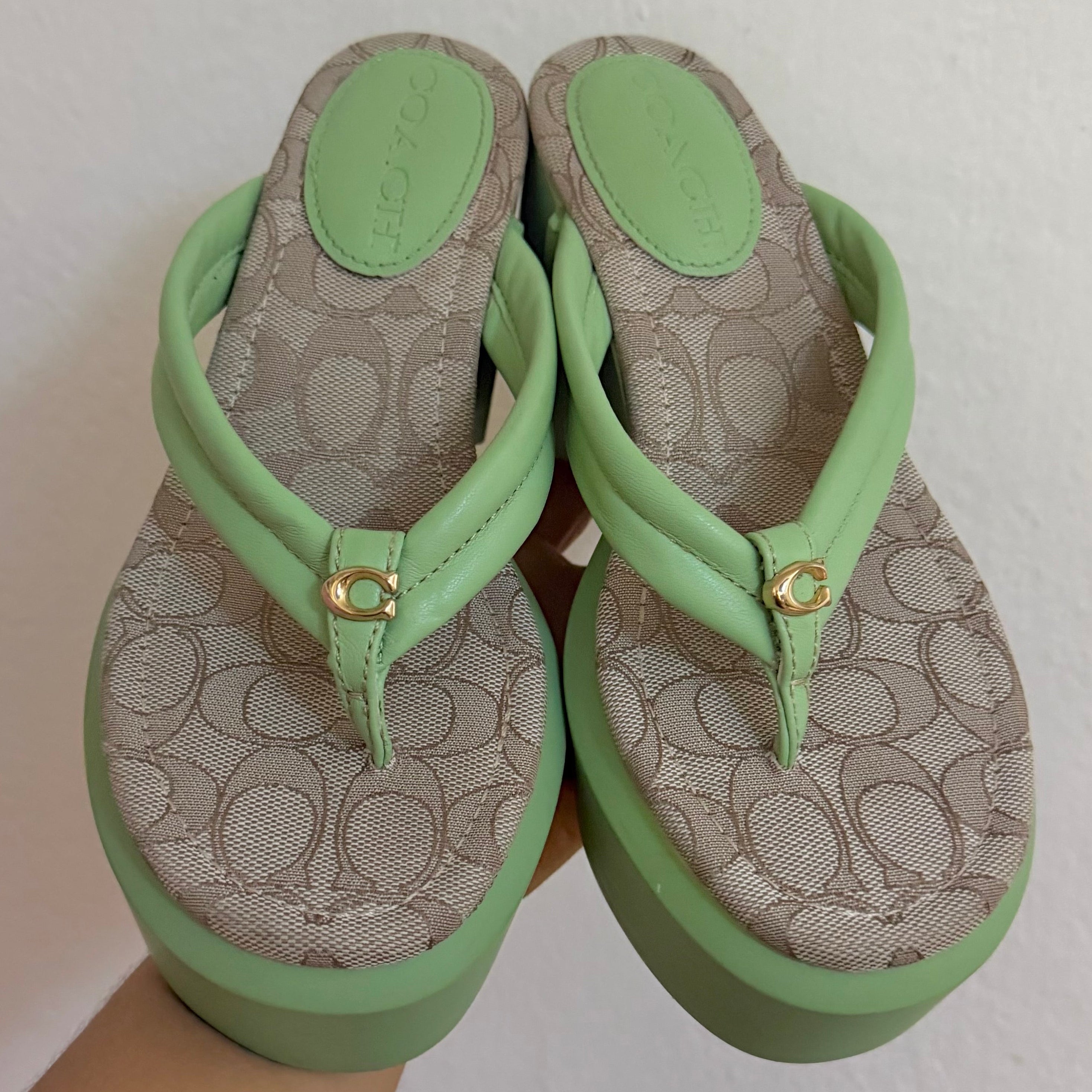 Sandalias Coach