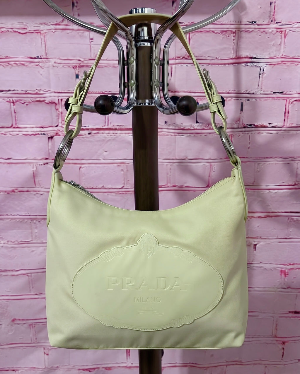 Prada bolsa nylon hobo
