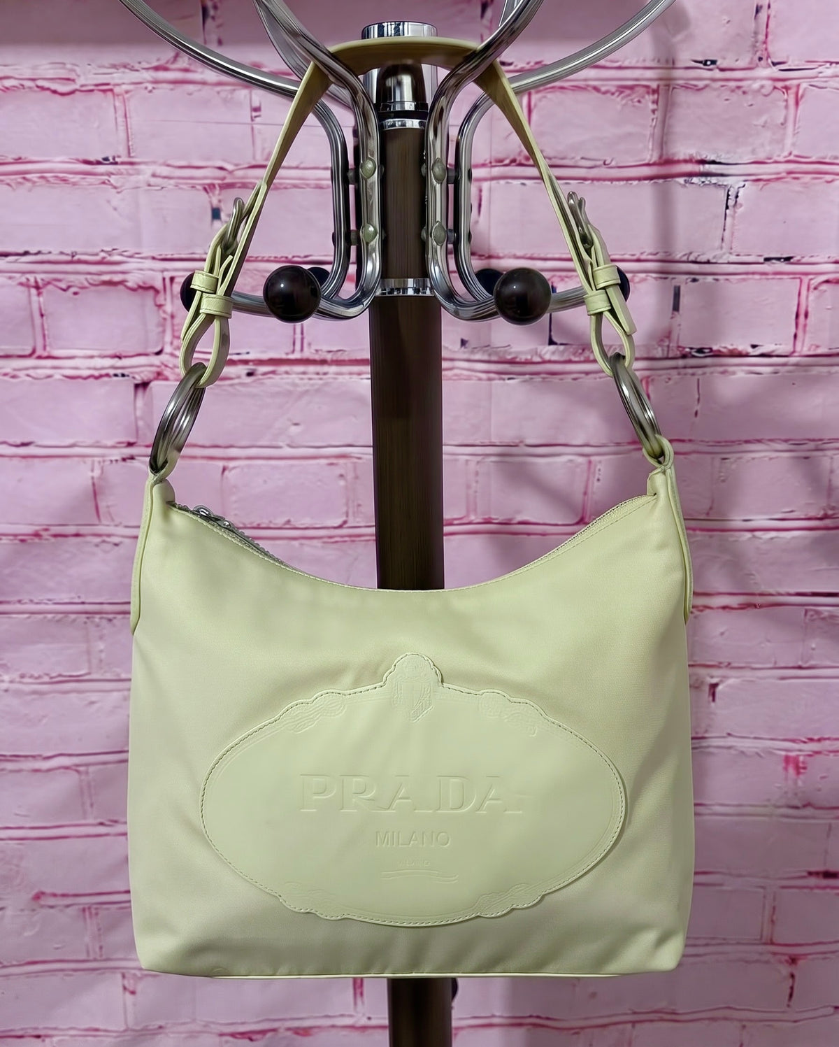 Prada bolsa nylon hobo