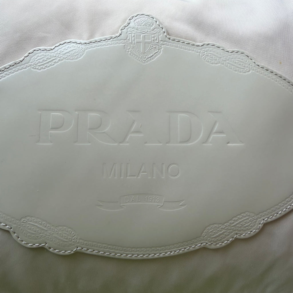 Prada bolsa nylon hobo