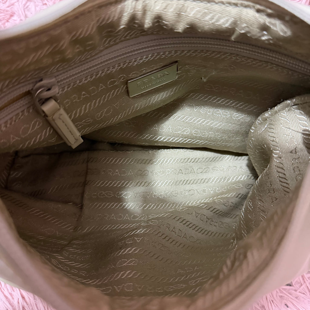 Prada bolsa nylon hobo