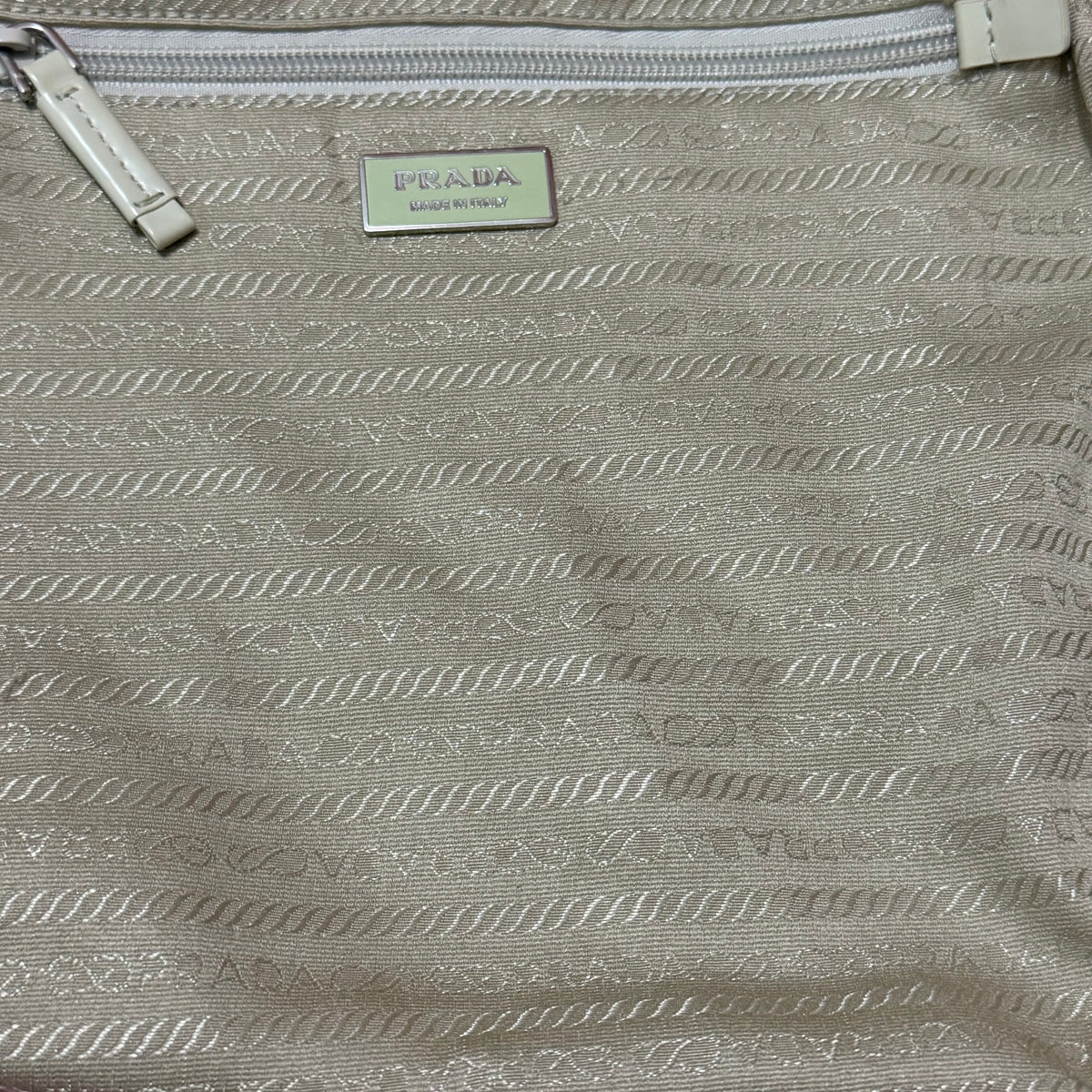 Prada bolsa nylon hobo